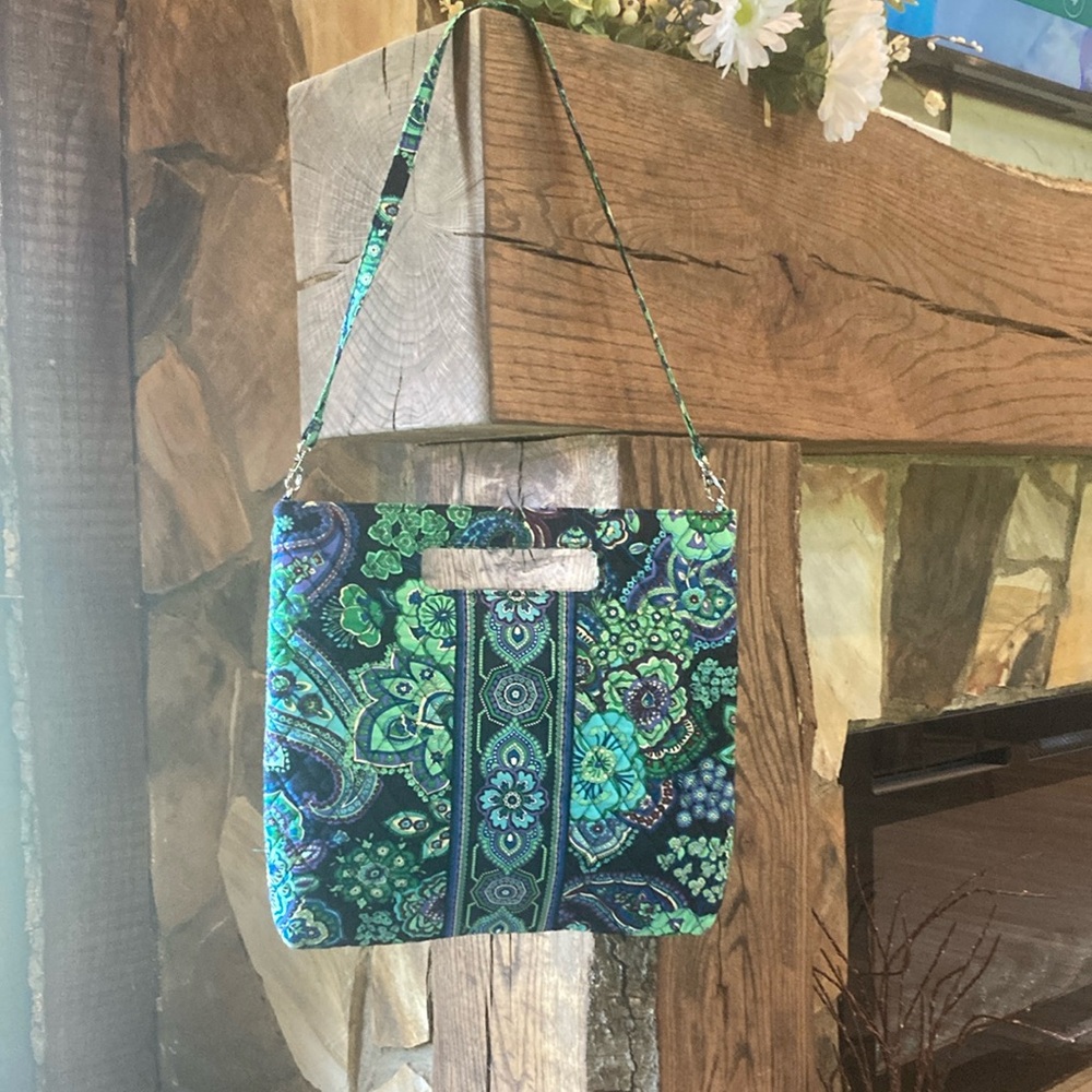 RARE BEAUTIFUL Vera Bradley Floral Blue and Green Women's Clutch!!!!